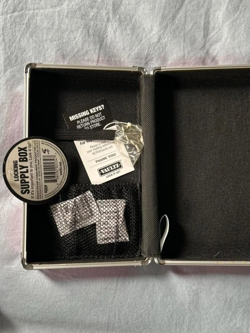 NWT Vaultz Pink Locking Supply Box with Happy Kitty
